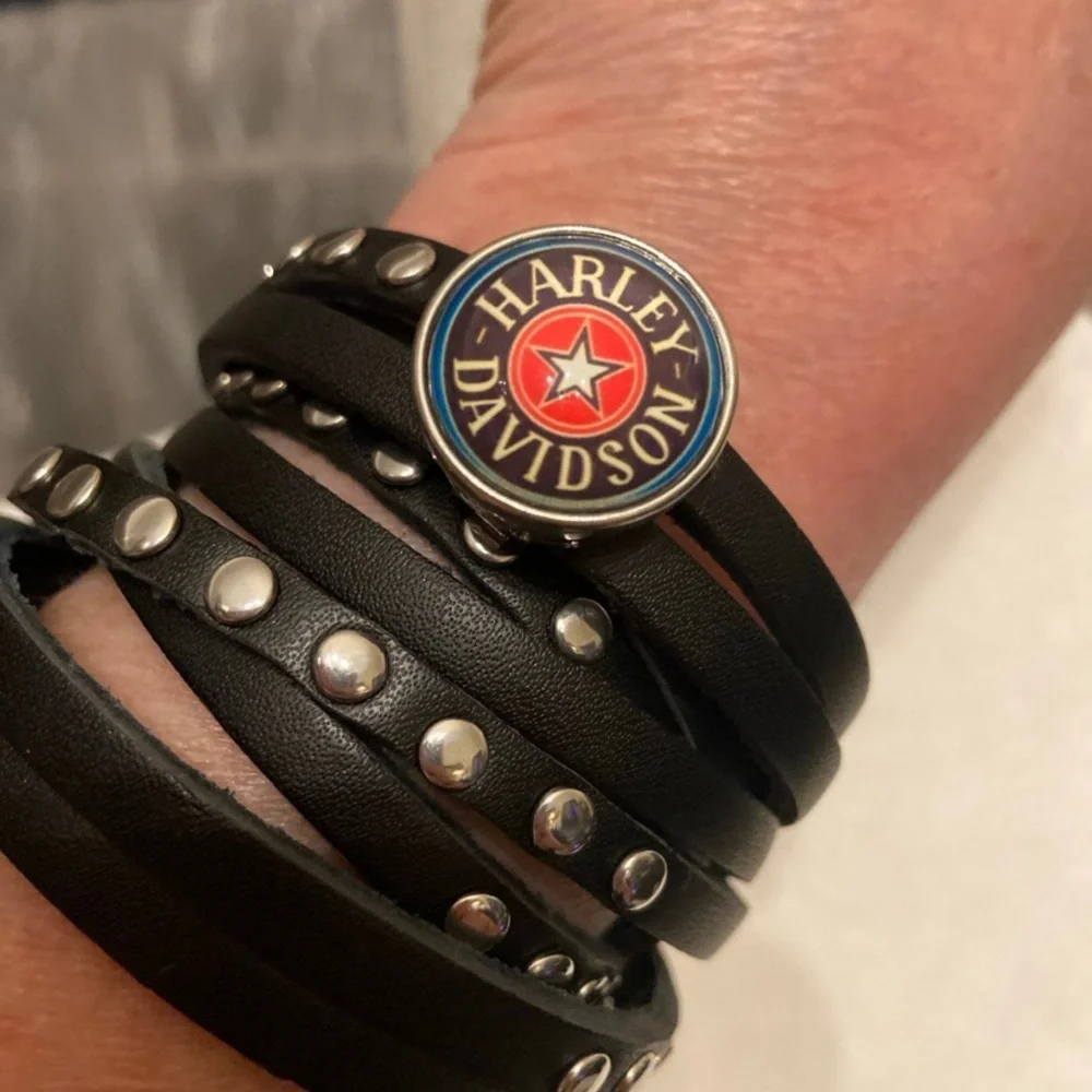 - HD Snap Button Wrap Bracelet - Picture 4 of 10